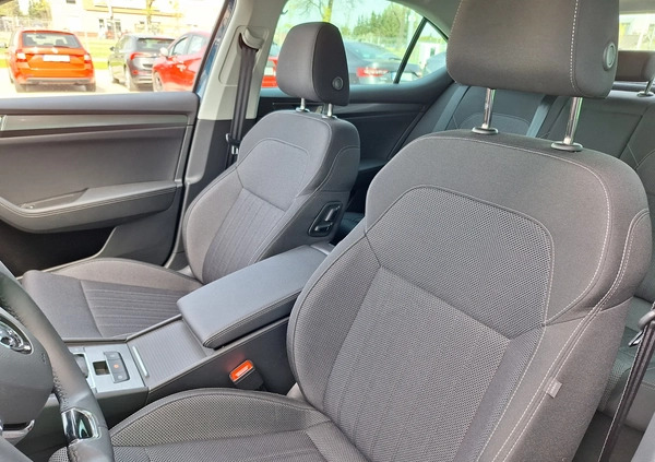 Skoda Superb cena 185900 przebieg: 3000, rok produkcji 2023 z Krzanowice małe 154